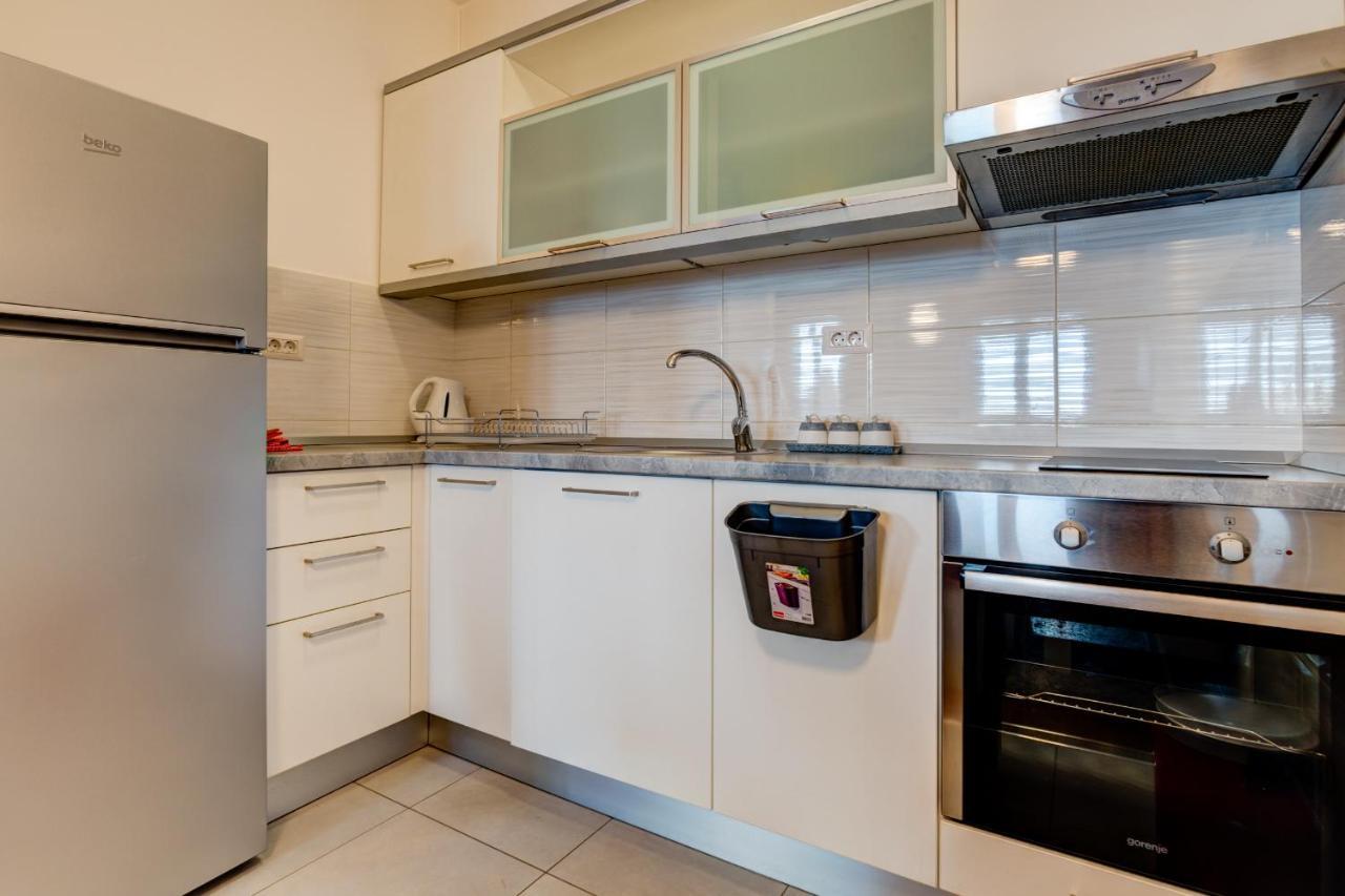 Eureka Apartment Podgorica Buitenkant foto